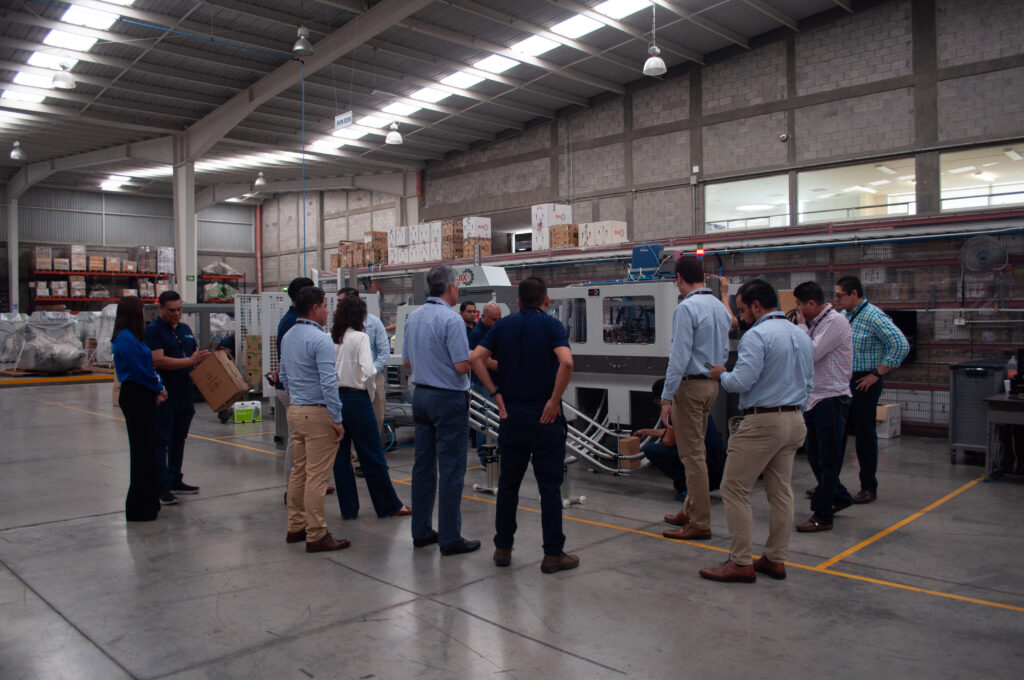 Event Boix Mexico: people around the machines